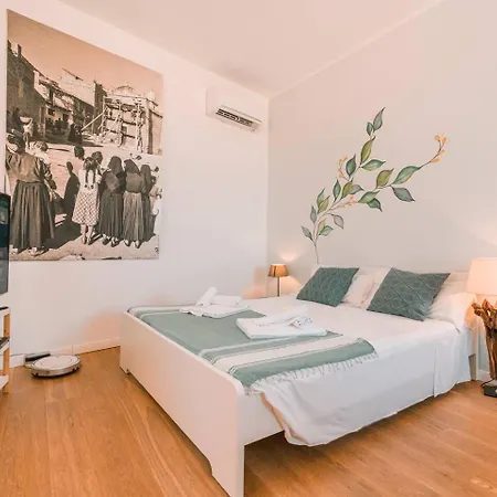 The Tower Retreat - - * Santa Lucia (Sardinia)